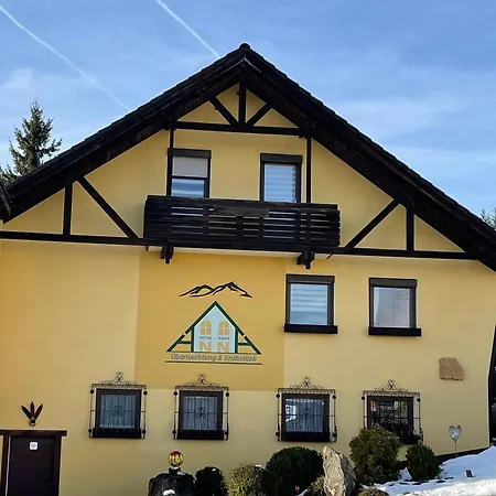 Haus Anna מלון